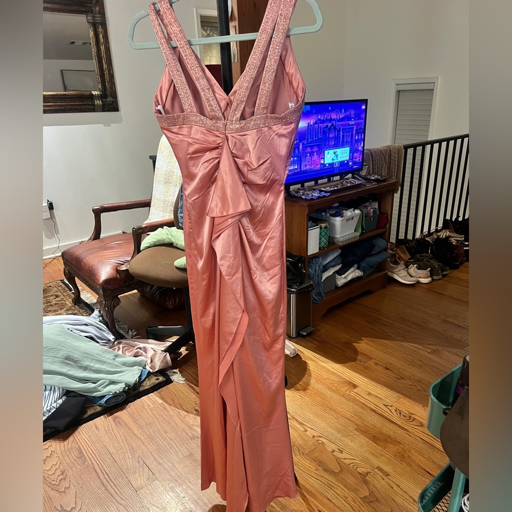 Elegant Pink Satin Prom Dress - Picture 5 of 10